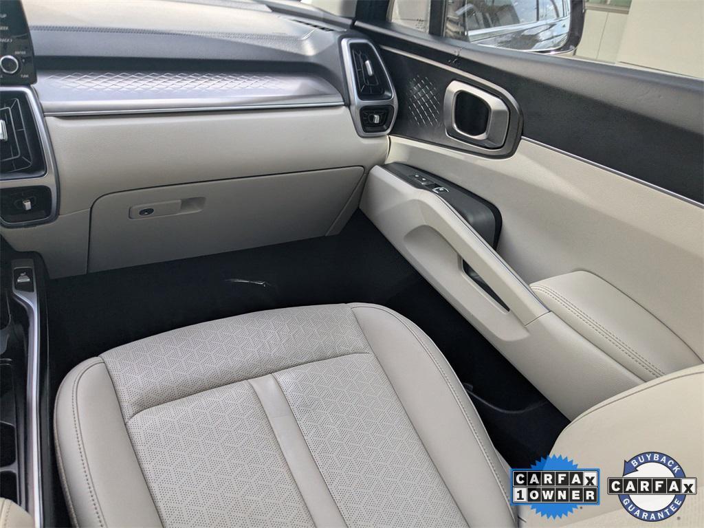 used 2024 Kia Sorento Hybrid car, priced at $29,777