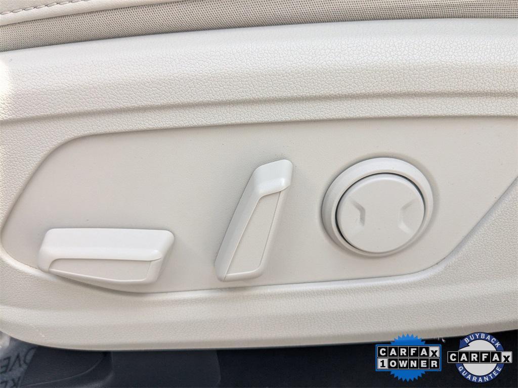 used 2024 Kia Sorento Hybrid car, priced at $29,777