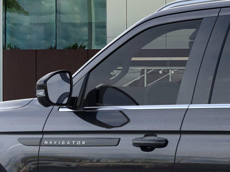 new 2025 Lincoln Navigator car, priced at $117,835