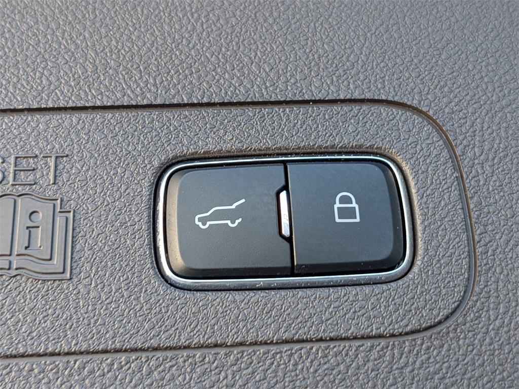 used 2022 Lincoln Aviator car, priced at $38,977