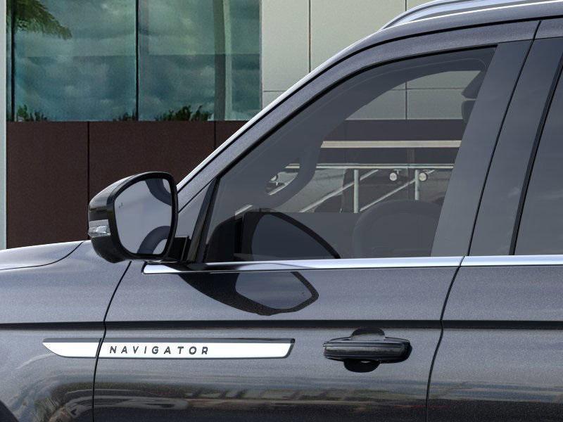 new 2025 Lincoln Navigator car, priced at $103,468