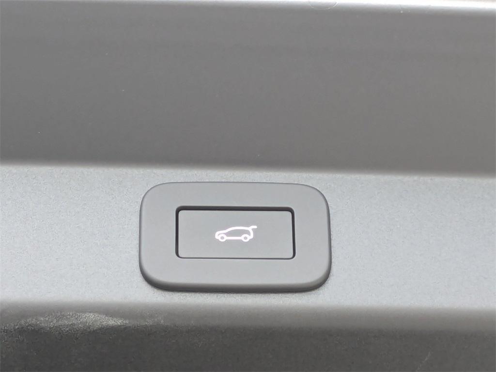 new 2025 Land Rover Range Rover Sport car, priced at $104,170