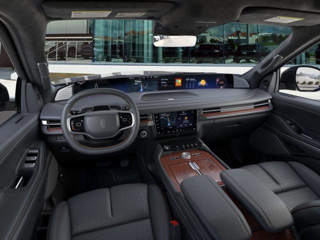 new 2025 Lincoln Navigator car, priced at $125,035