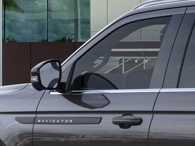 new 2025 Lincoln Navigator car, priced at $125,035
