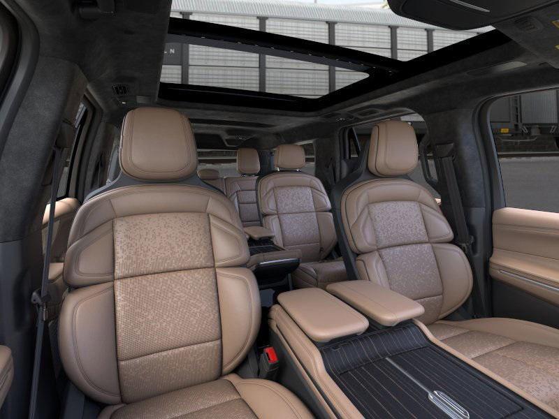 new 2025 Lincoln Navigator car, priced at $123,185