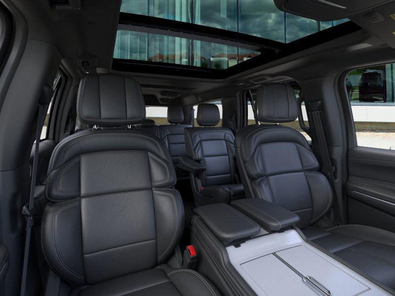 new 2025 Lincoln Navigator car, priced at $106,061