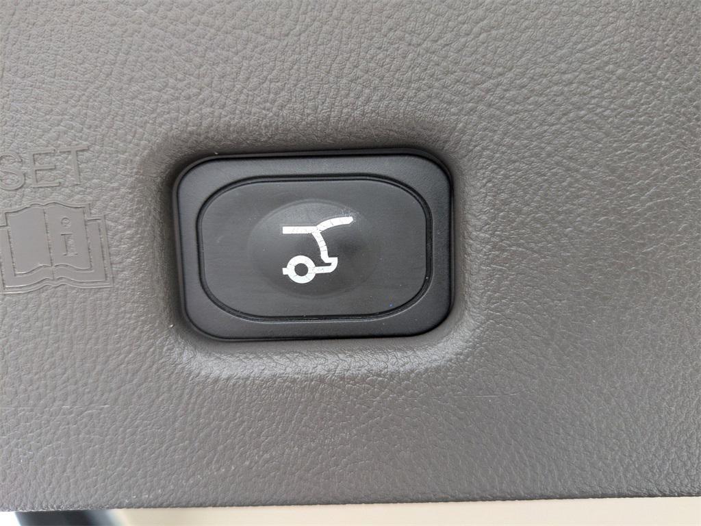 used 2021 Lincoln Nautilus car, priced at $27,977