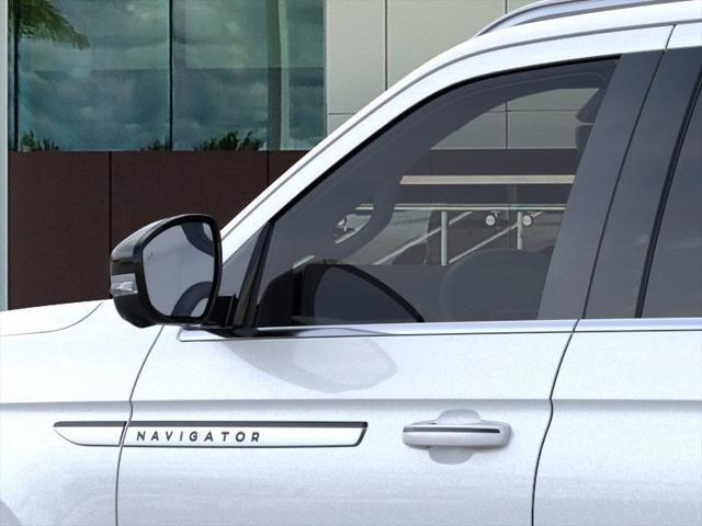new 2025 Lincoln Navigator car, priced at $106,090