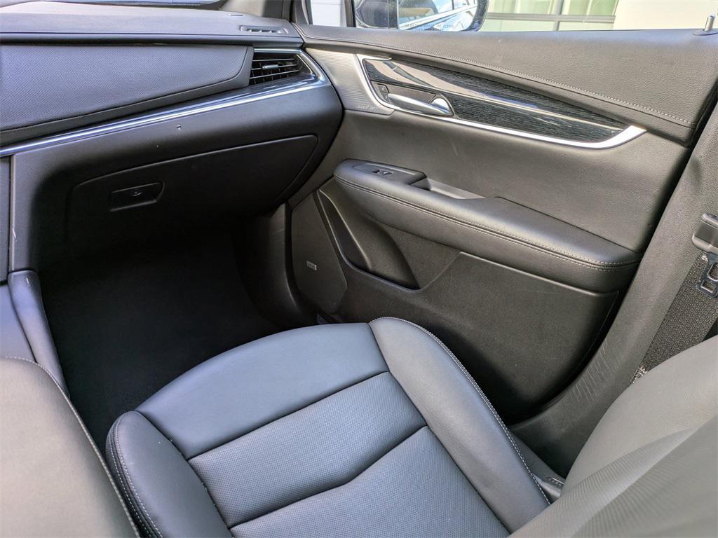 used 2025 Cadillac XT5 car, priced at $40,777