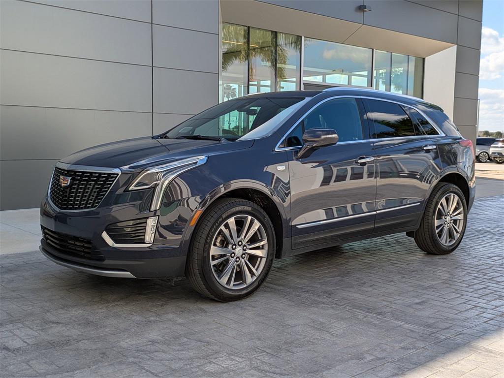 used 2025 Cadillac XT5 car, priced at $40,777
