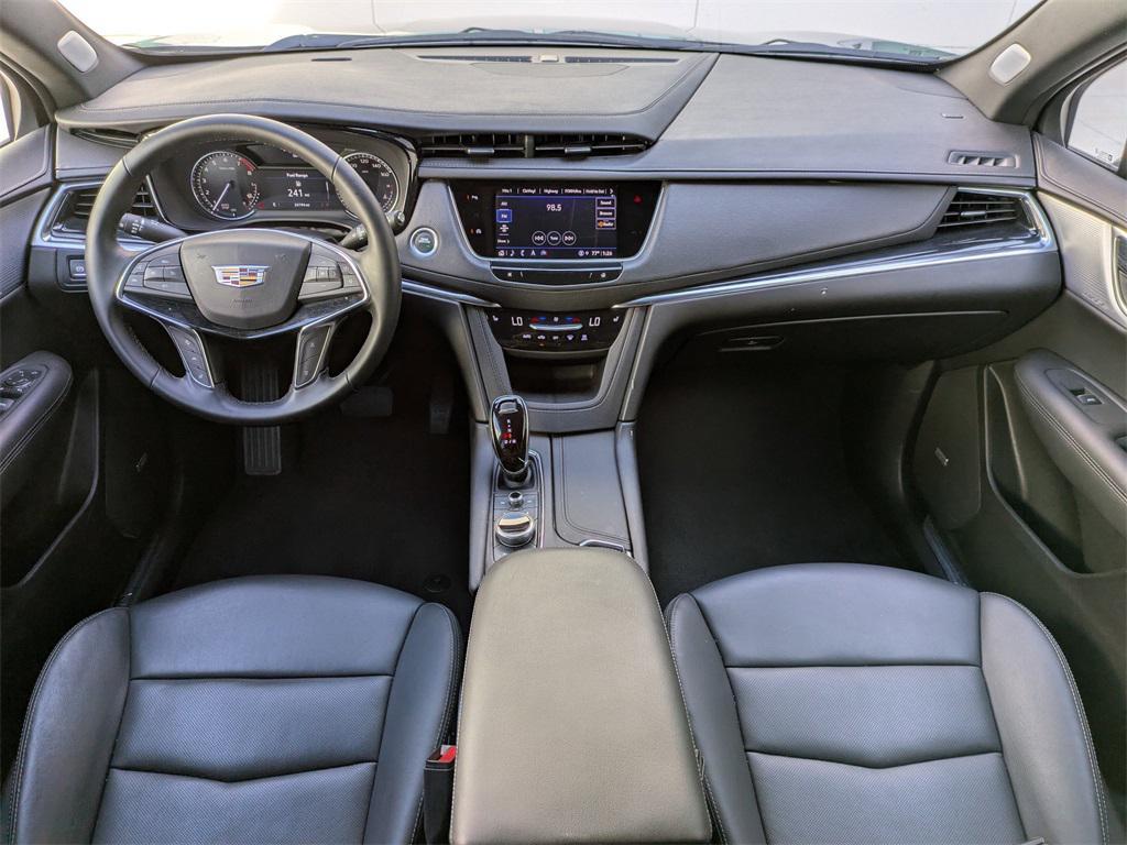 used 2025 Cadillac XT5 car, priced at $40,777