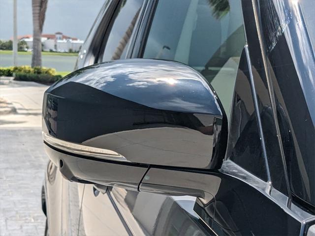 new 2025 Land Rover Discovery car, priced at $78,403