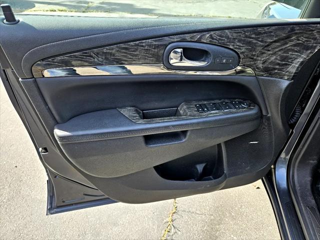 used 2014 Buick Enclave car, priced at $13,500