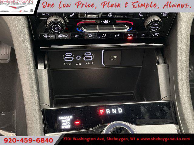 new 2025 Jeep Grand Cherokee car, priced at $48,112