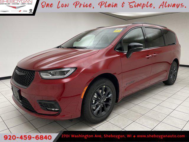 new 2025 Chrysler Pacifica car, priced at $42,629