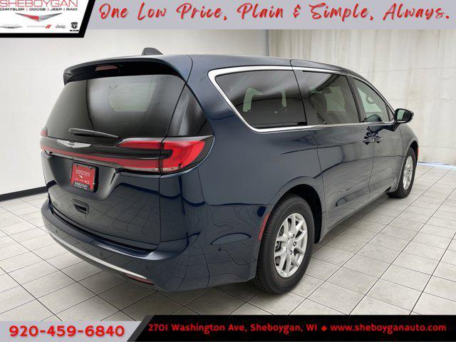 new 2025 Chrysler Pacifica car, priced at $41,842