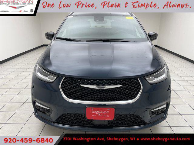 new 2025 Chrysler Pacifica car, priced at $41,842