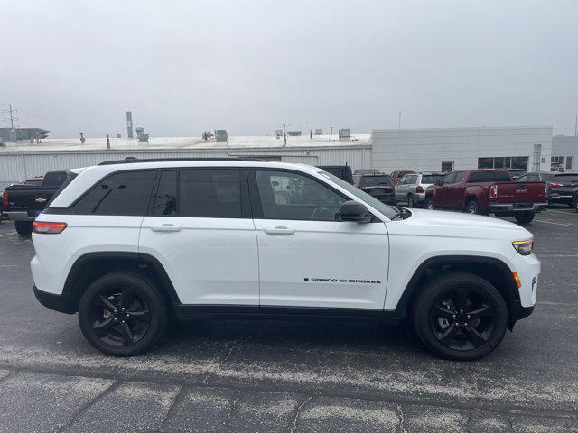 used 2024 Jeep Grand Cherokee car, priced at $32,499