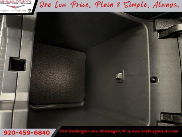 new 2025 Jeep Grand Cherokee car, priced at $41,561