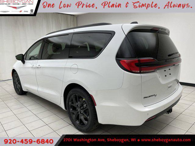 new 2024 Chrysler Pacifica car, priced at $51,456
