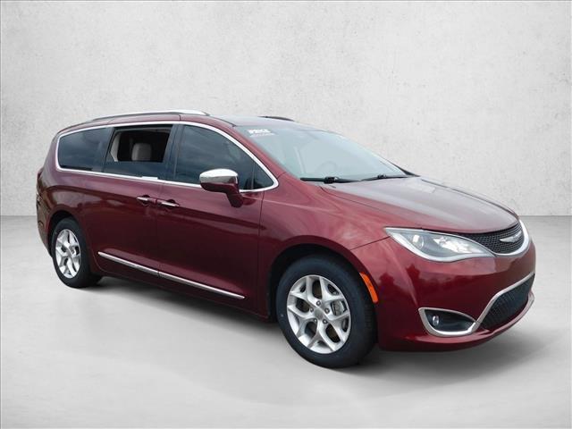 used 2020 Chrysler Pacifica car, priced at $15,556