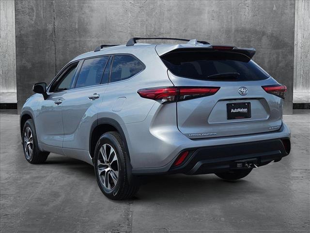 used 2022 Toyota Highlander car, priced at $38,695