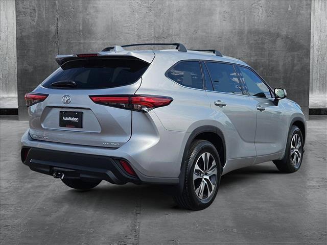 used 2022 Toyota Highlander car, priced at $38,695