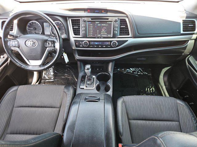 used 2018 Toyota Highlander car, priced at $16,556