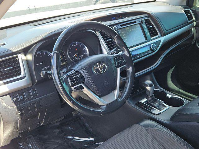used 2018 Toyota Highlander car, priced at $16,556