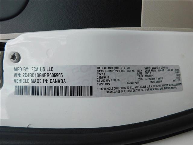 used 2023 Chrysler Pacifica car, priced at $23,762