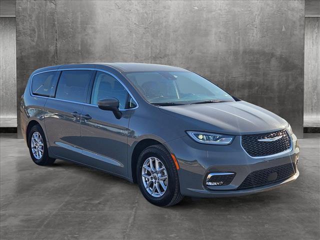 used 2023 Chrysler Pacifica car, priced at $23,762