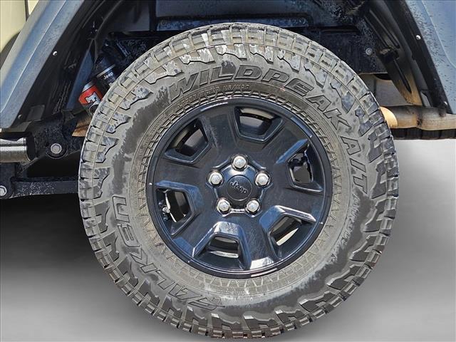 used 2022 Jeep Gladiator car, priced at $38,223