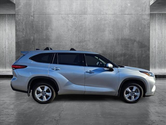 used 2022 Toyota Highlander Hybrid car, priced at $32,357