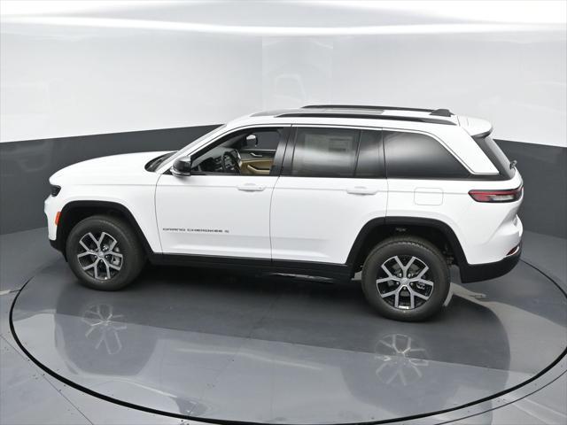 new 2025 Jeep Grand Cherokee car, priced at $45,801