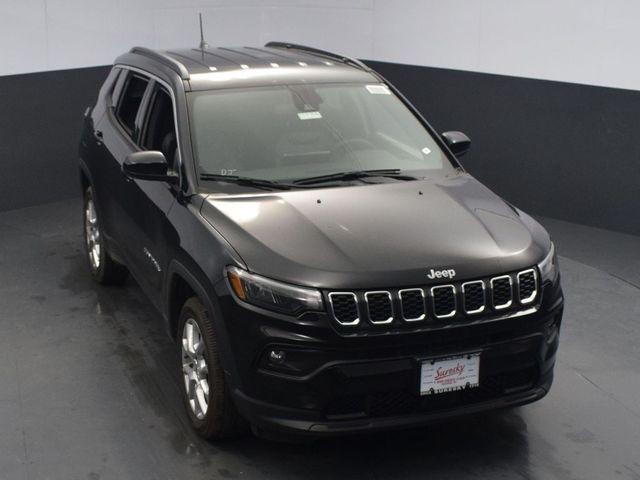 new 2024 Jeep Compass car, priced at $31,500