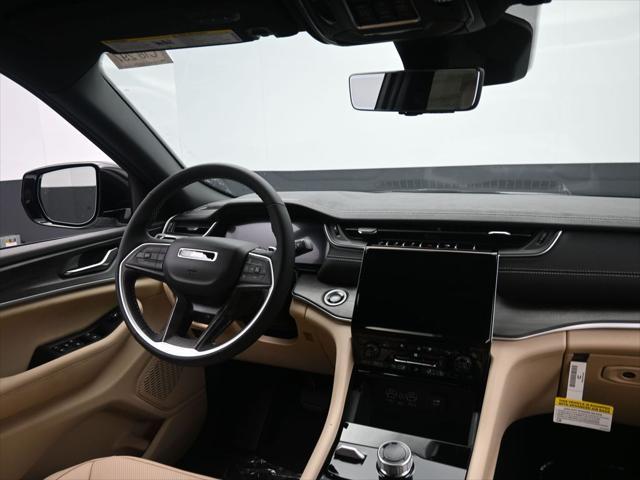 new 2025 Jeep Grand Cherokee car, priced at $52,340