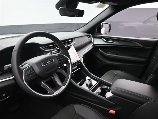 new 2025 Jeep Grand Cherokee car, priced at $42,710