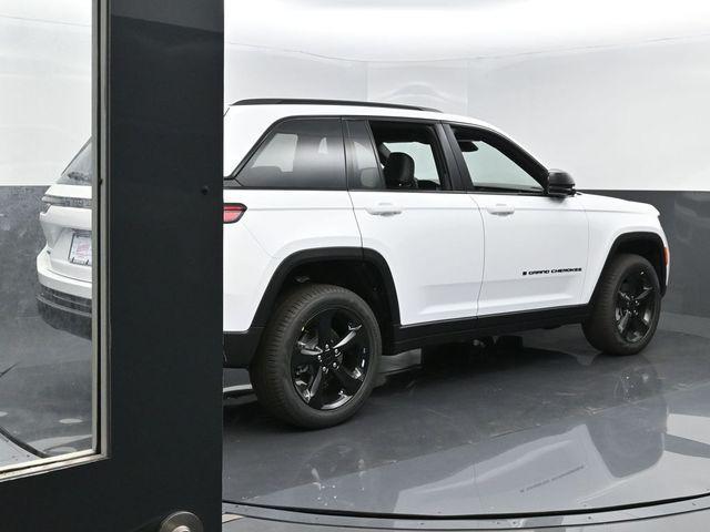 new 2024 Jeep Grand Cherokee car, priced at $50,500