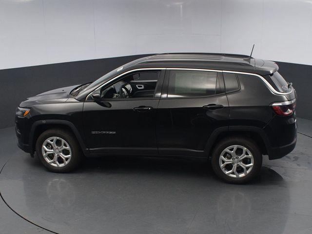 new 2024 Jeep Compass car, priced at $30,000