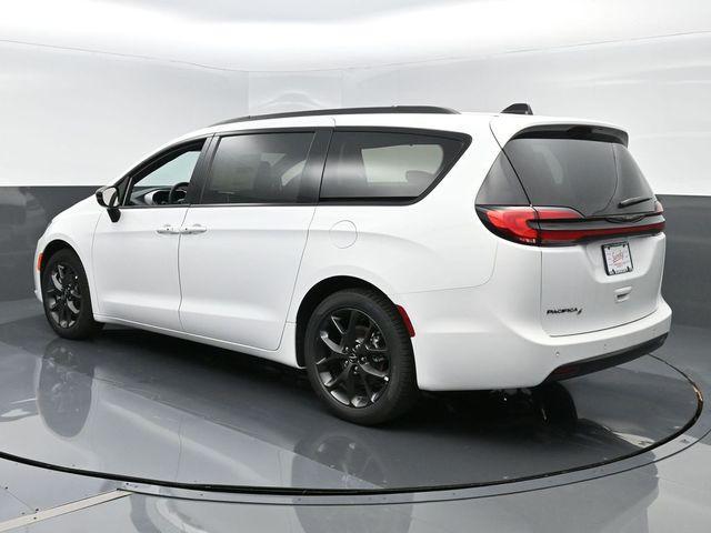 new 2024 Chrysler Pacifica car, priced at $44,500