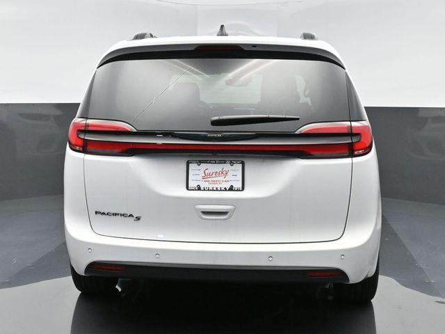 new 2024 Chrysler Pacifica car, priced at $44,500