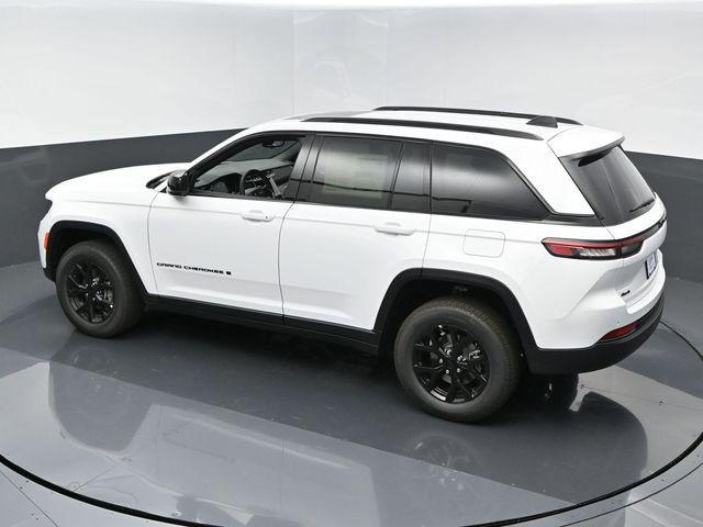 new 2025 Jeep Grand Cherokee car, priced at $45,935