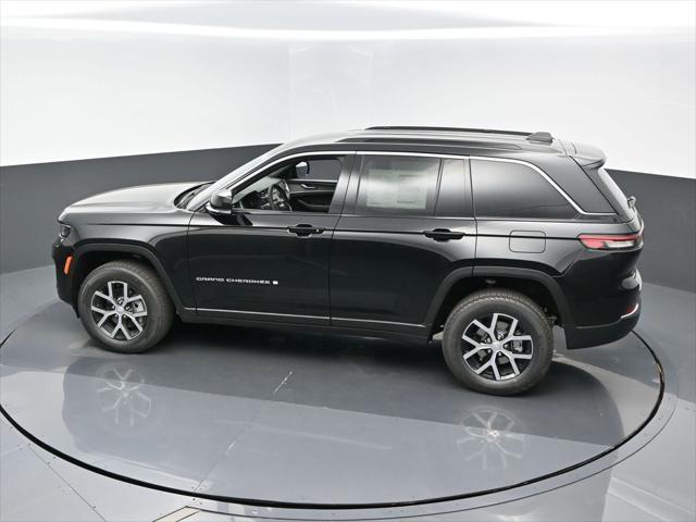 new 2025 Jeep Grand Cherokee car, priced at $45,876