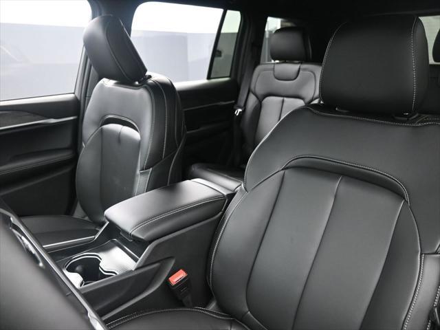 new 2025 Jeep Grand Cherokee car, priced at $44,876