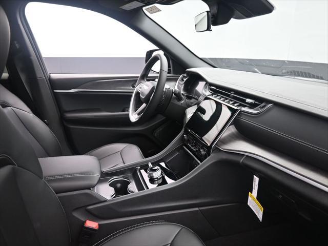 new 2025 Jeep Grand Cherokee car, priced at $44,876