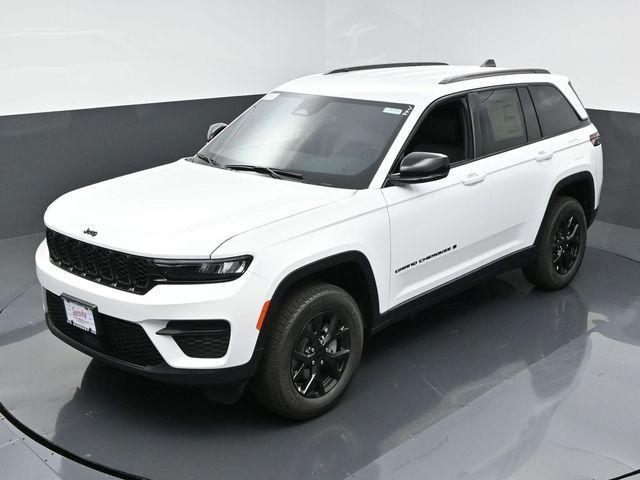 new 2024 Jeep Grand Cherokee car, priced at $45,500