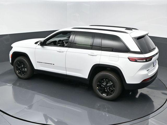 new 2024 Jeep Grand Cherokee car, priced at $45,500