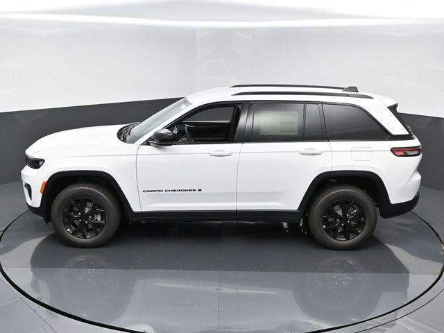 new 2024 Jeep Grand Cherokee car, priced at $45,500