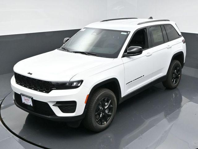 new 2024 Jeep Grand Cherokee car, priced at $45,500