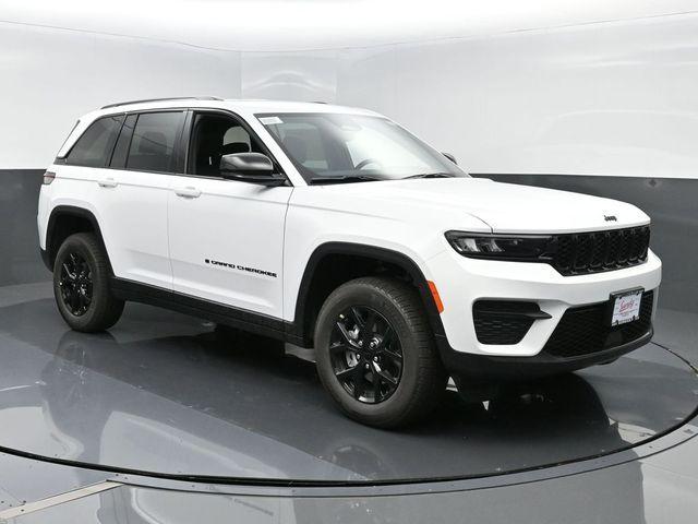 new 2024 Jeep Grand Cherokee car, priced at $45,500